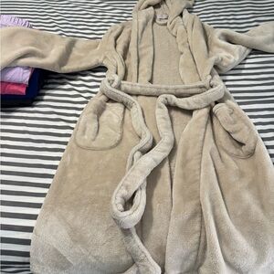Summer & Rose Tan Plush Robe
